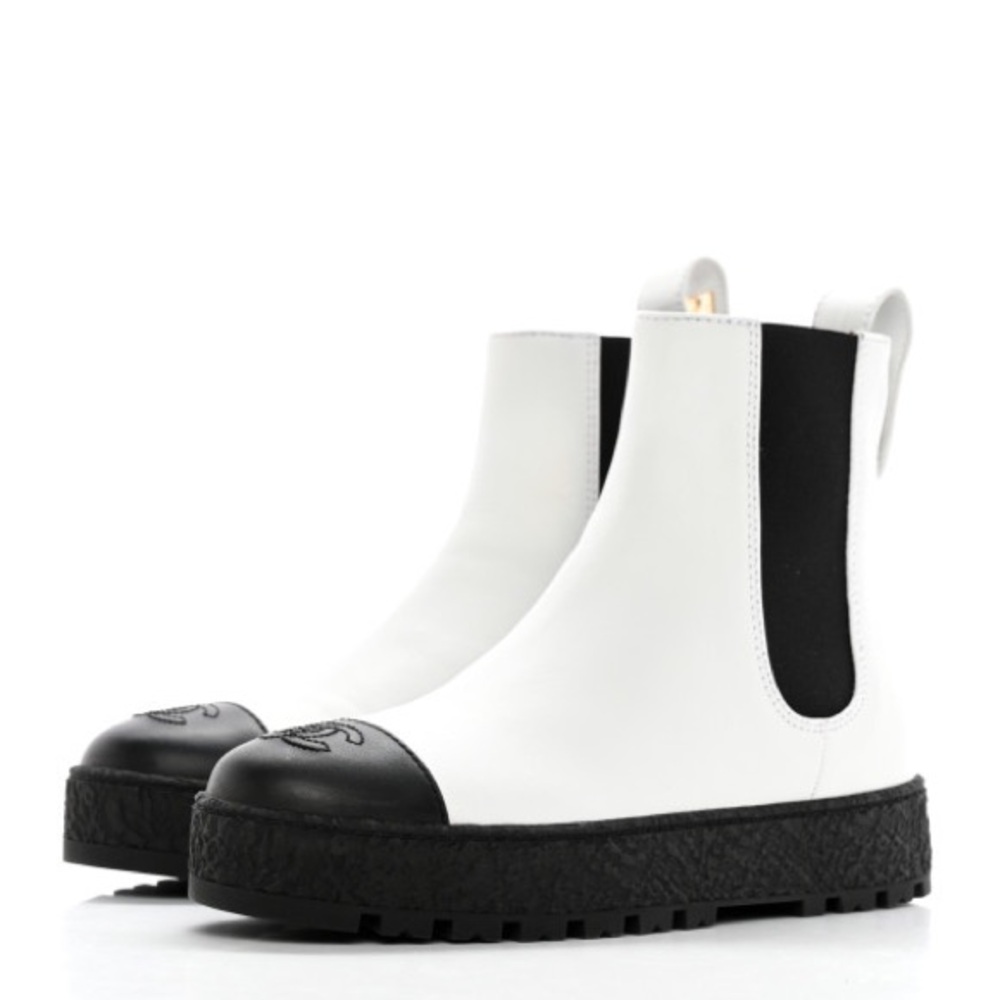 Chanel Calfskin Cap Toe CC Ankle Boots 37 White Black